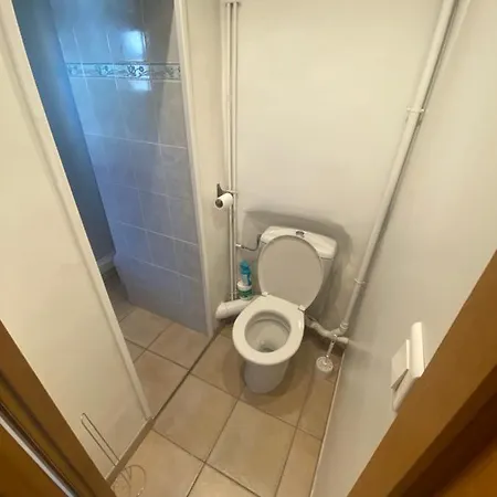 Climatise,idealement Situe 100m Du Vieux Port.