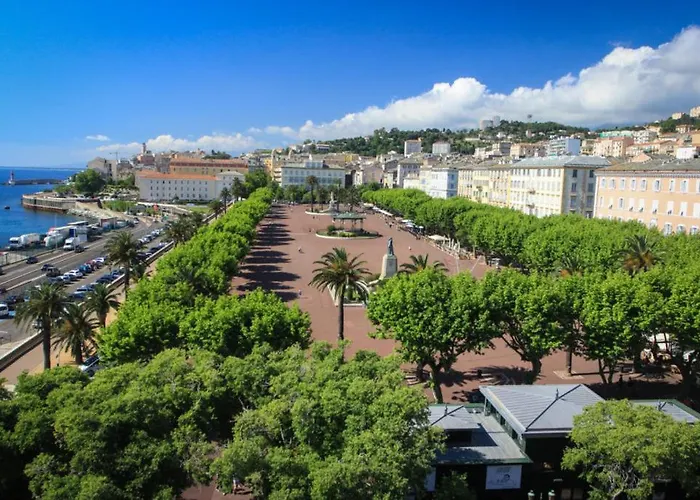 Climatisé,idealement Situe 100m Du Vieux Port. * Bastia (Corsica)
